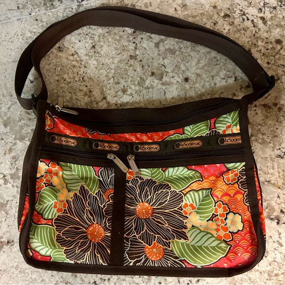 LeSportsac Deluxe Everyday Messenger Bag - Expandable - Picture 2 of 10